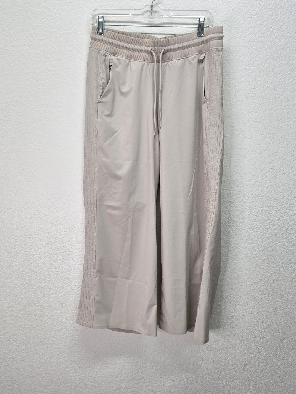 Athleta Avenue Wide Leg Crop Pants Beige Tan Pull On Athleisure Travel Womens 8 - Picture 3 of 16
